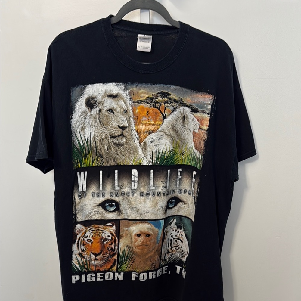 Vintage Gildan Graphic Black T-Shirt Y2K Wildlife The Smoky Mountain Opry Adult